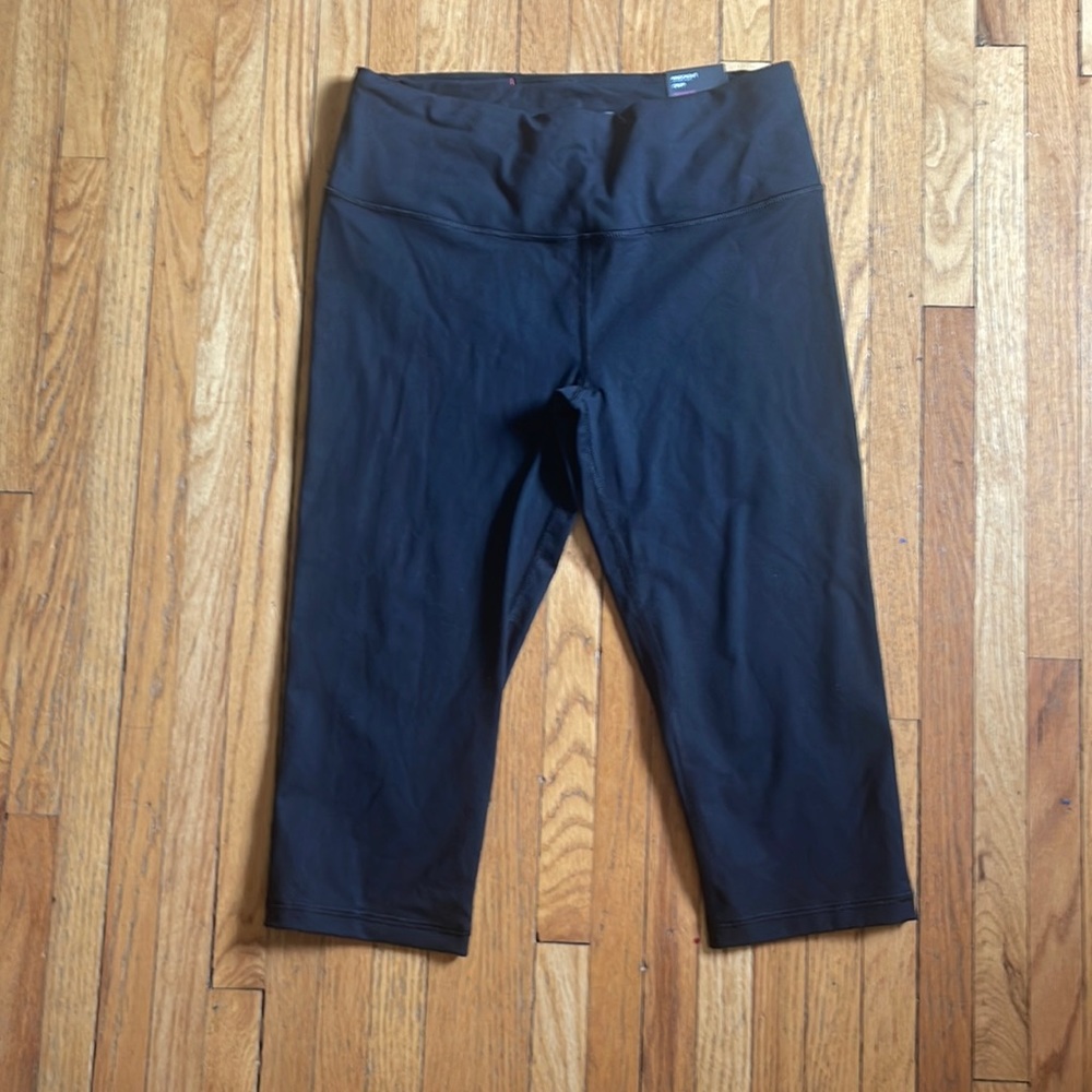 Victoria’s Secret Cropped Athletic Leggings